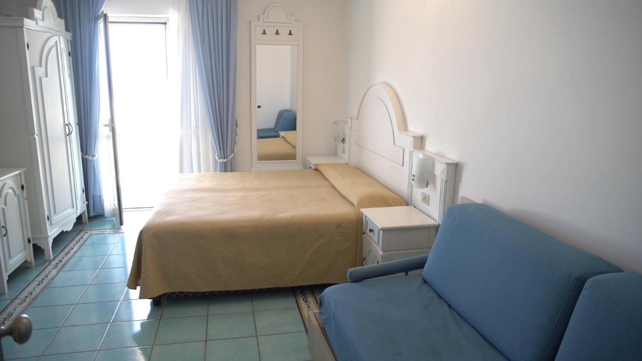 ונטוטנה Hotel Isolabella מראה חיצוני תמונה