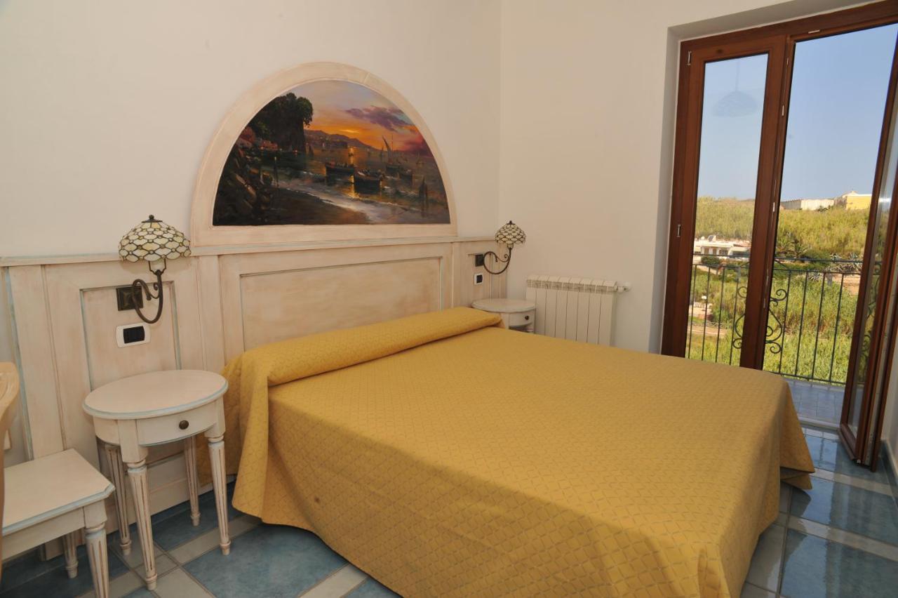 ונטוטנה Hotel Isolabella מראה חיצוני תמונה