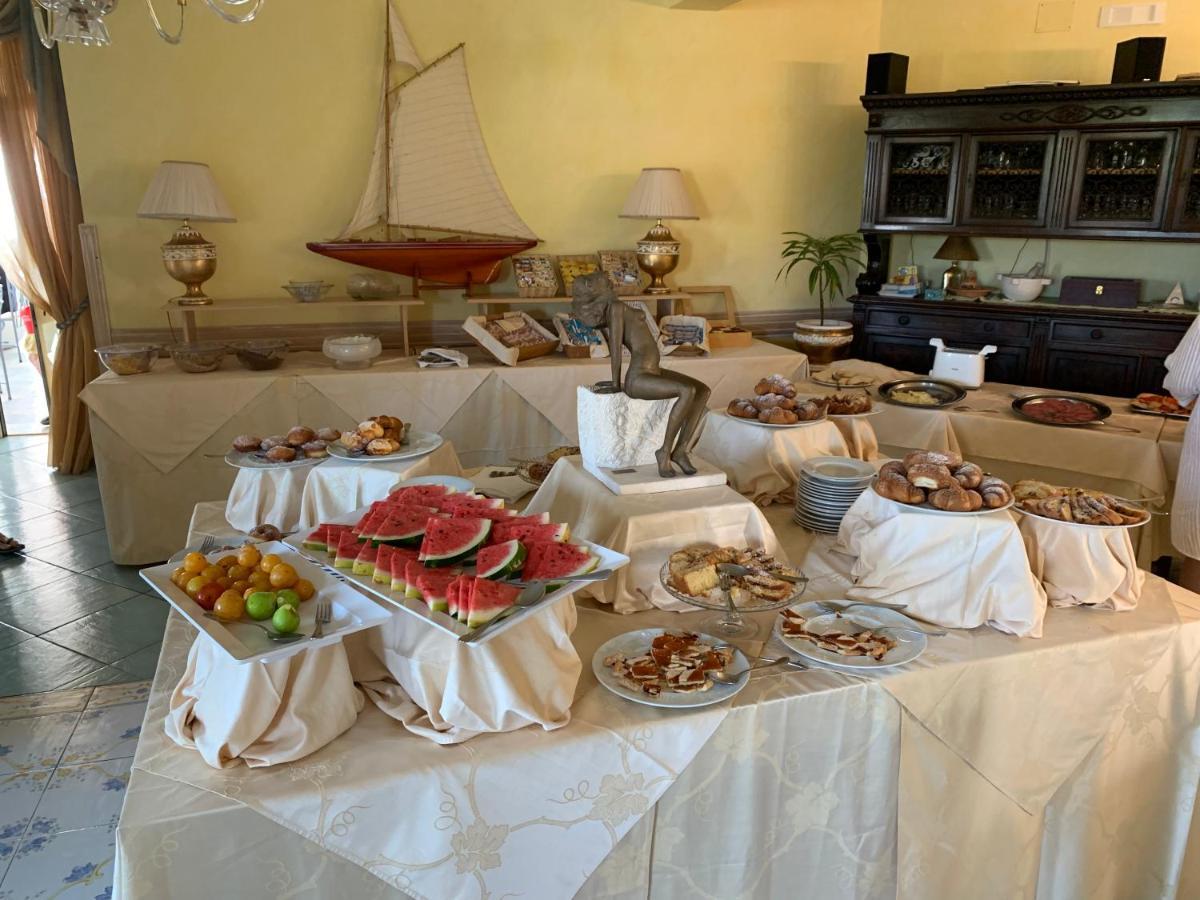 ונטוטנה Hotel Isolabella מראה חיצוני תמונה