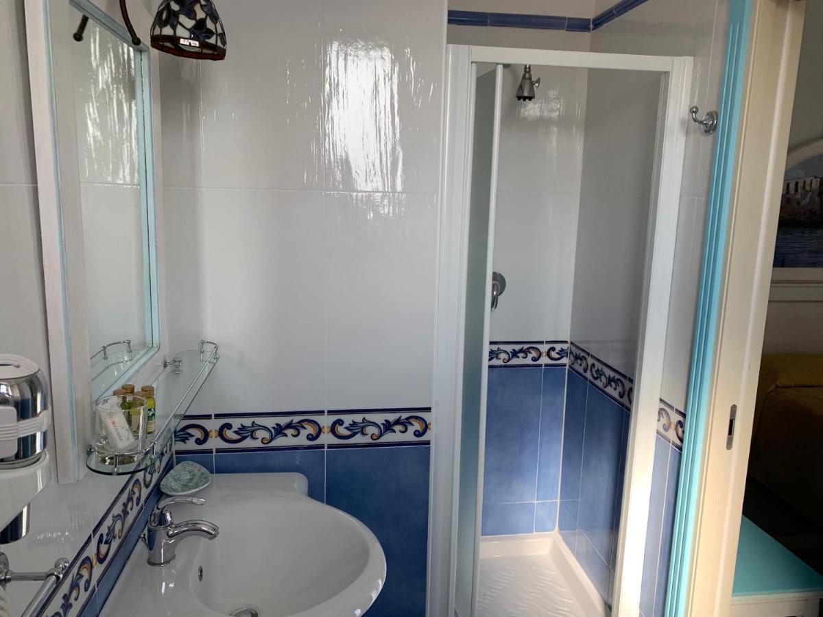 ונטוטנה Hotel Isolabella מראה חיצוני תמונה